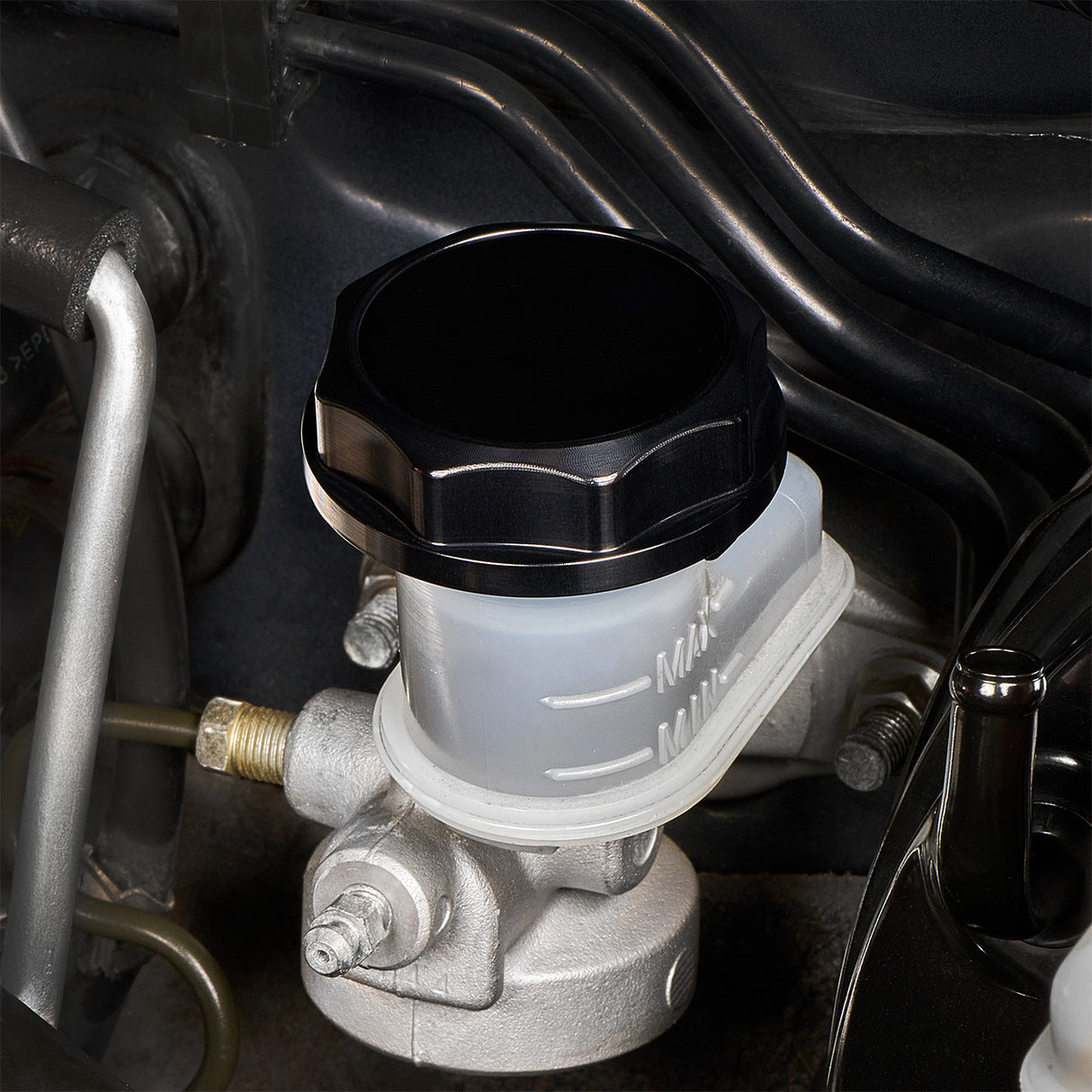 IAG Revolve Clutch Fluid Reservoir Cap - Silver