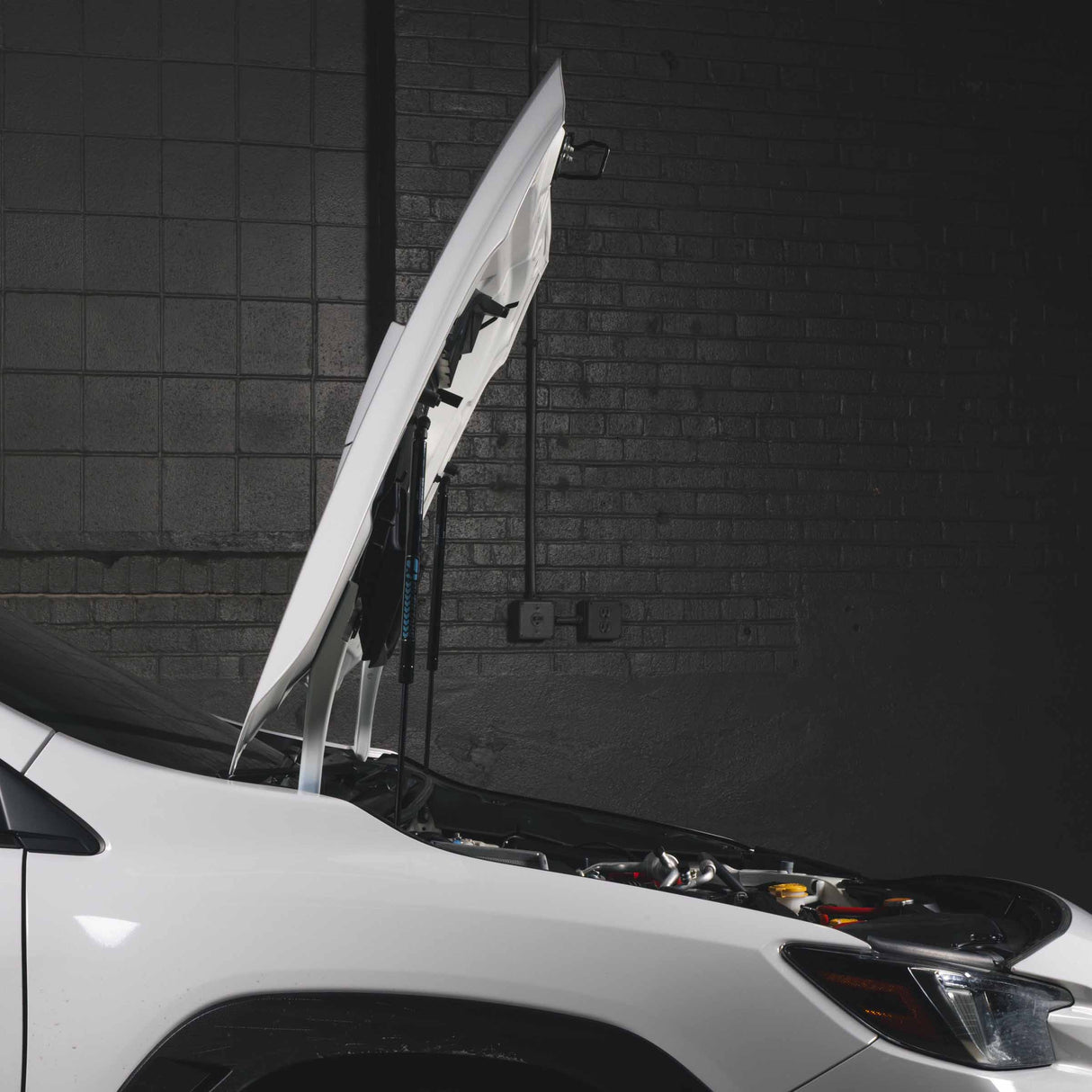 Overtake Hi-Lift Hood Strut Kit