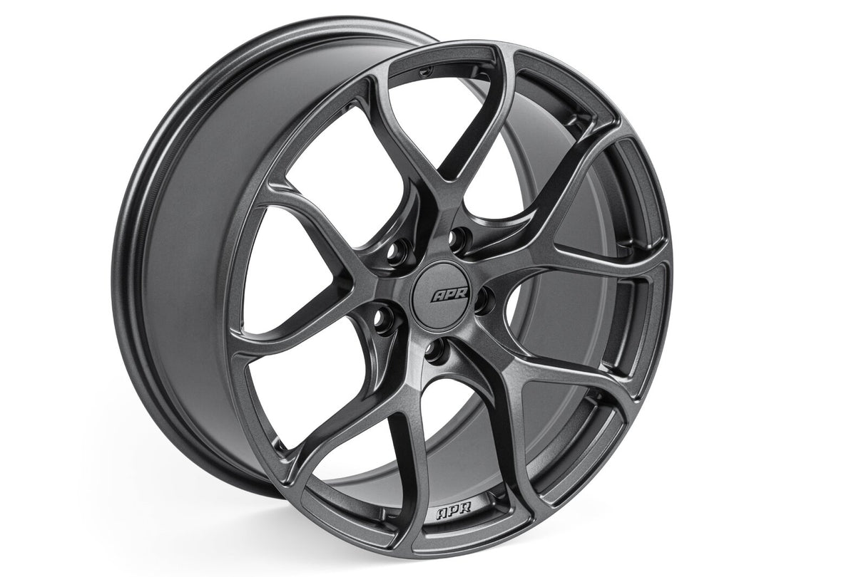 APR A01 Flow Formed Wheels Gunmetal Grey 18x8.5 +45 WHL00016 | Pro Speed Racing