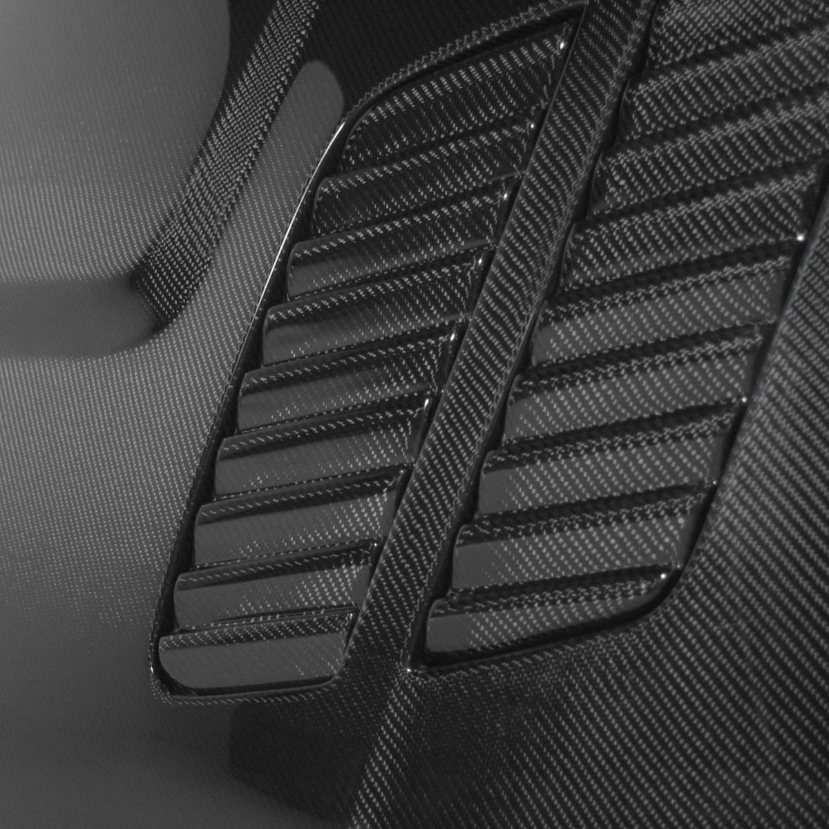 Seibon GTR-Style Carbon Fibre Hood