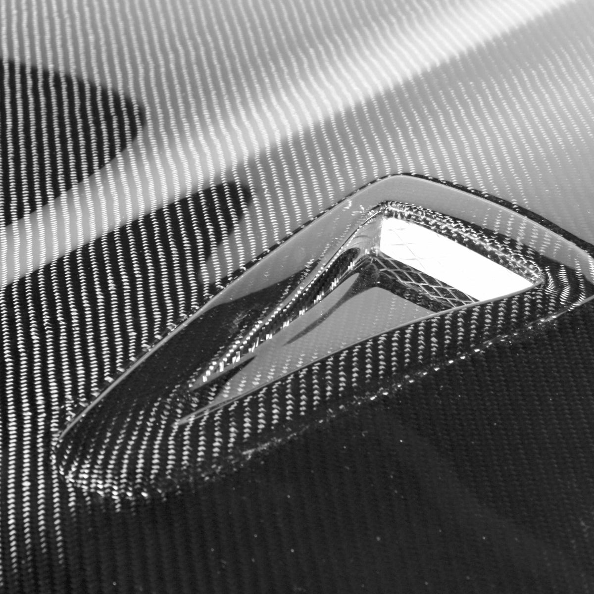 Seibon GTR-Style Carbon Fibre Hood