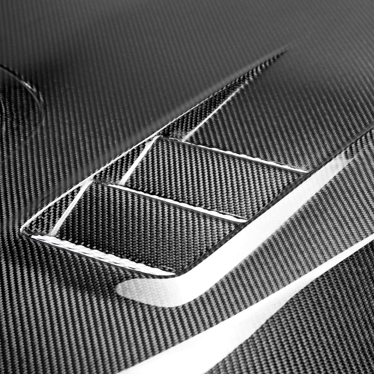 Seibon CW-Style Carbon Fibre Hood