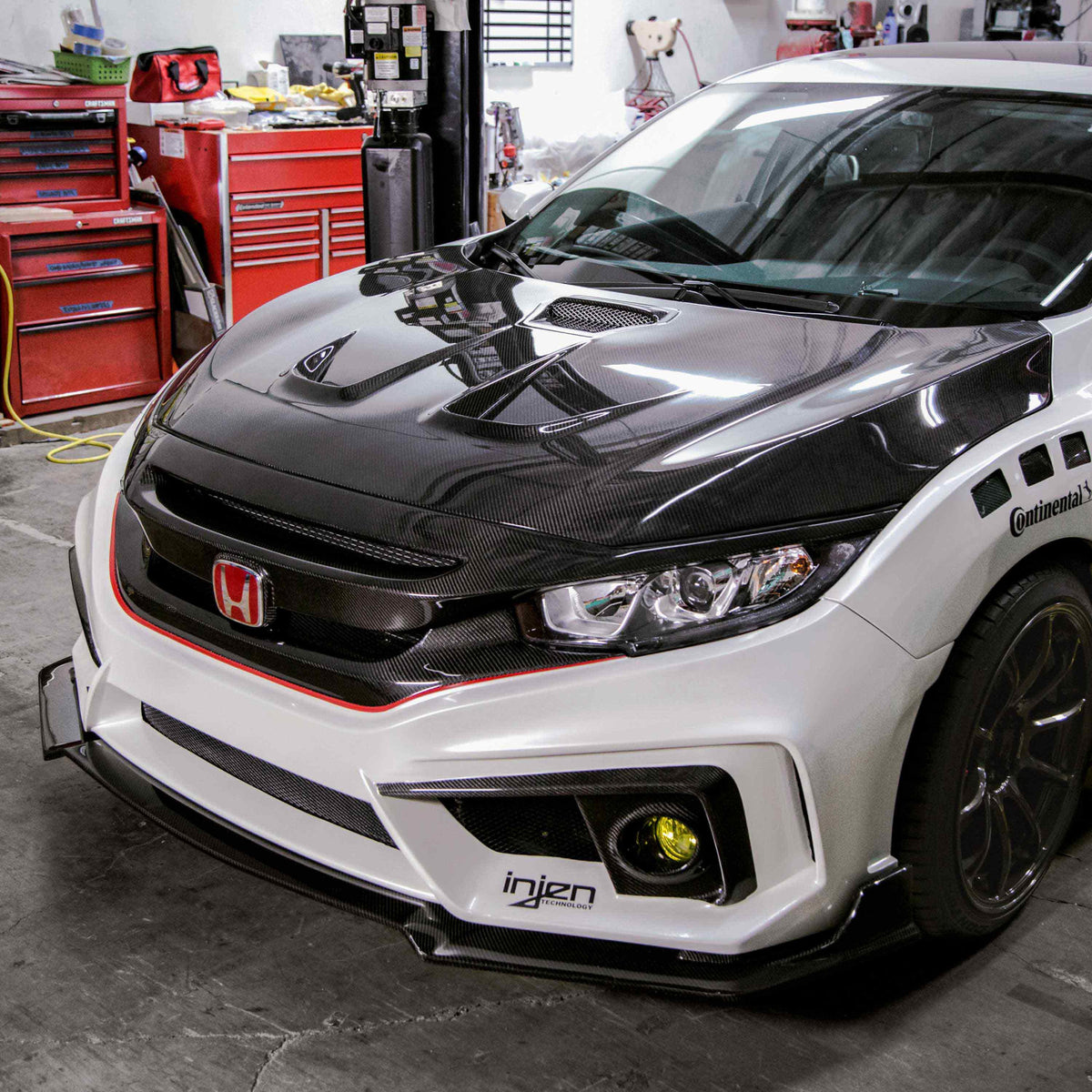 Seibon MR-Style Carbon Fibre Hood