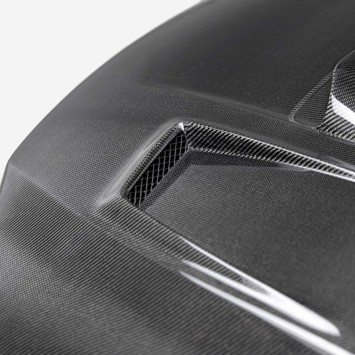 Seibon VS-Style Carbon Fibre Hood
