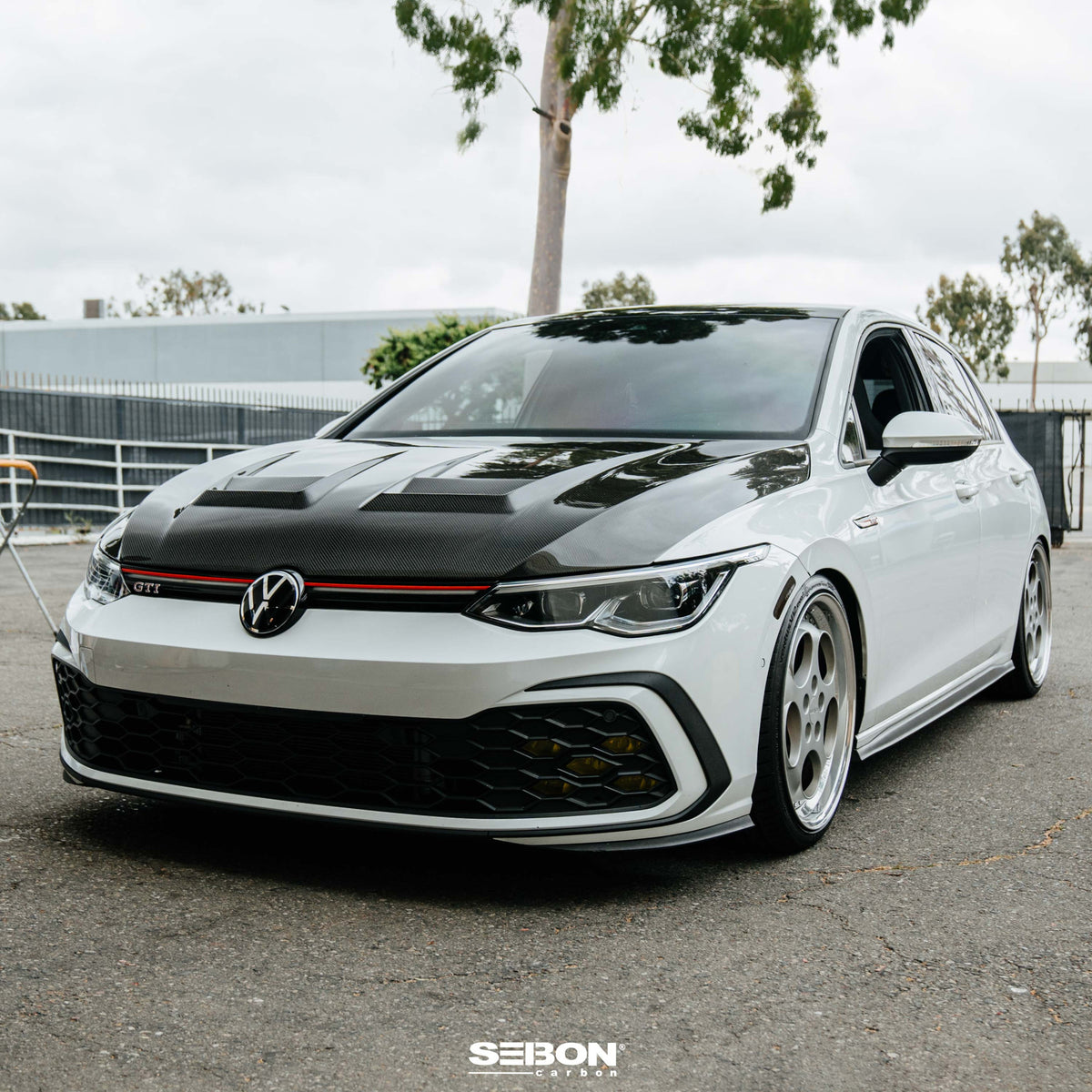Seibon DV-Style Carbon Fibre Hood